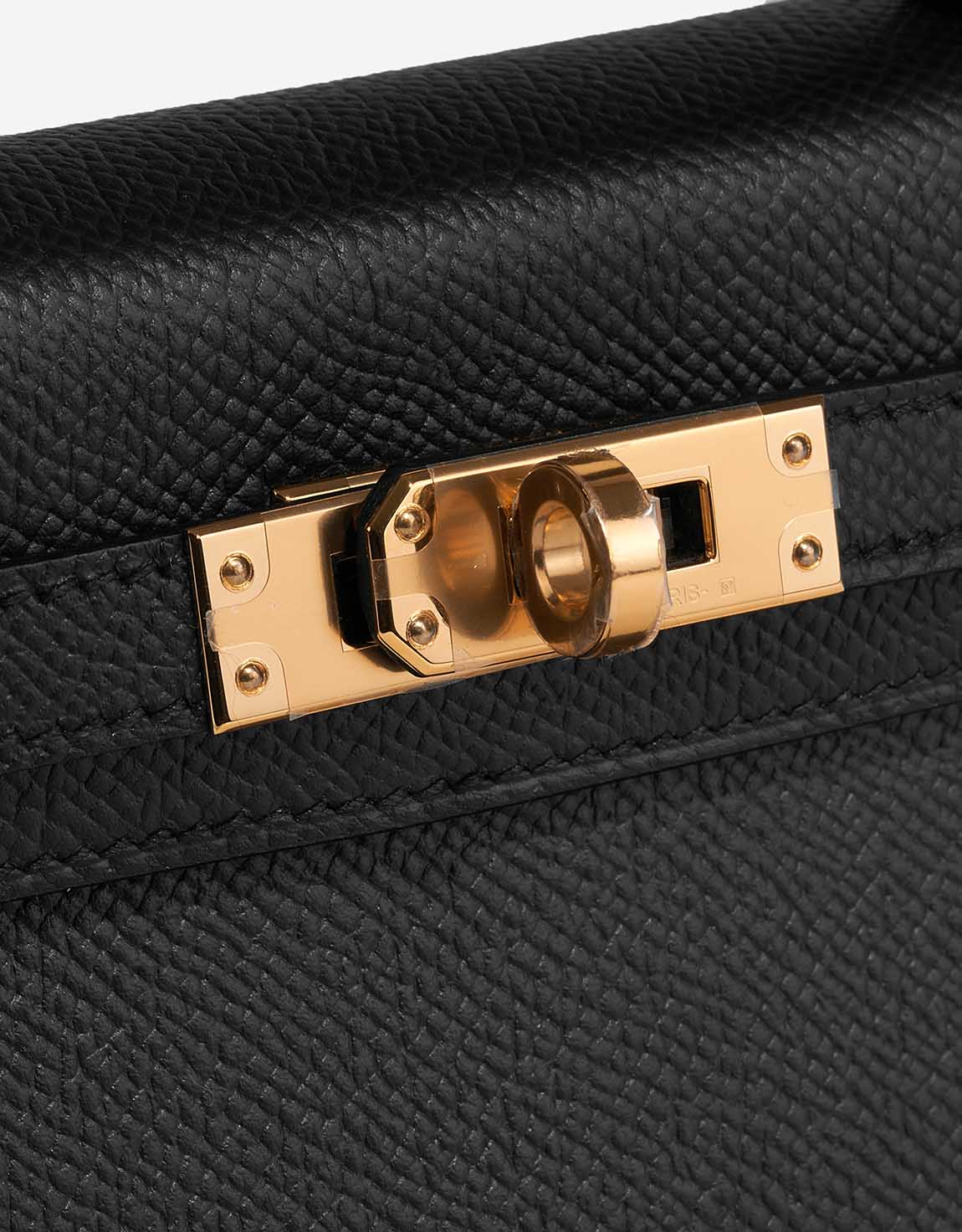 Nelly 19 Noir Or