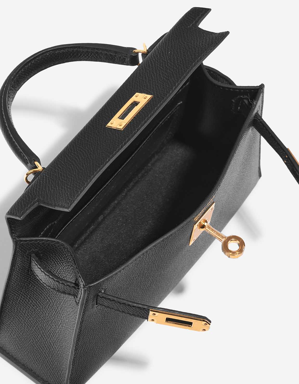 Nelly 19 Noir Or